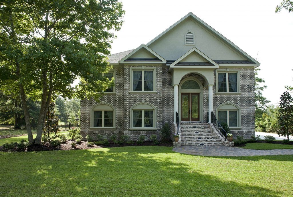 Barefoot exterior Front