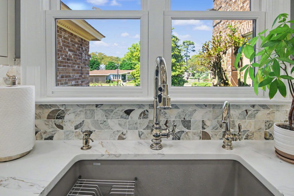 Kitchen Backsplash-Faucet